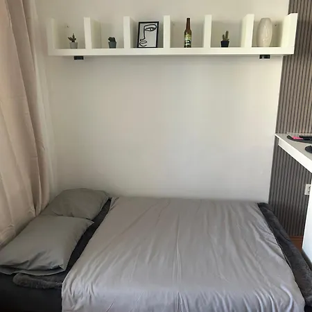 Apartment Cozy Next To The Train Station And Near The Center