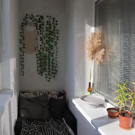 Cozy Next To The Train Station And Near The Center Pressburg