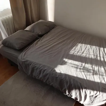 Cozy Next To The Train Station And Near The Center *