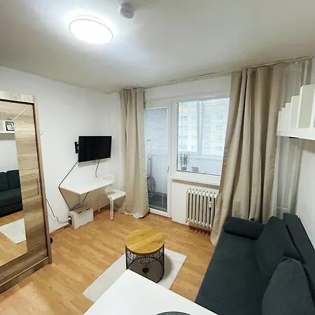 Cozy Next To The Train Station And Near The Center *