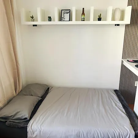 Cozy Next To The Train Station And Near The Center Appartement Bratislava