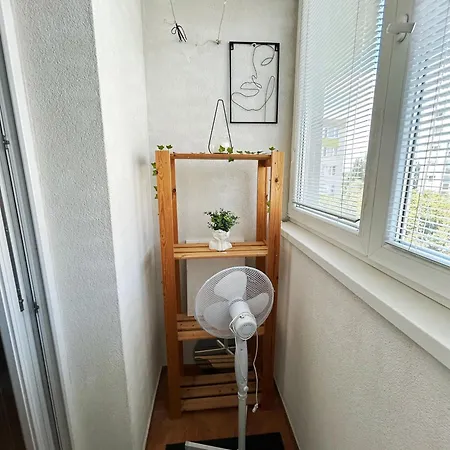 Apartment Cozy Next To The Train Station And Near The Center Pressburg