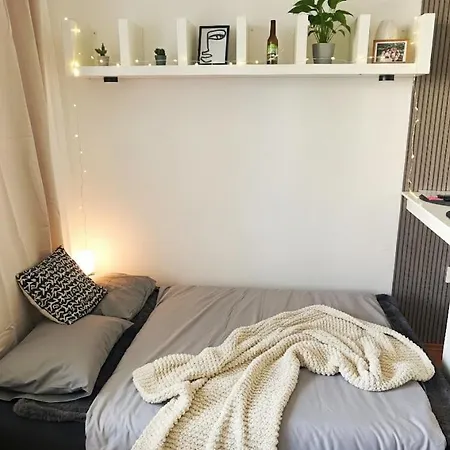 Apartment Cozy Next To The Train Station And Near The Center Pressburg