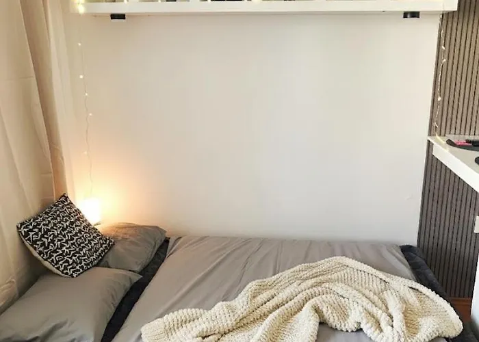 Lägenhet Cozy Next To The Train Station And Near The Center Bratislava