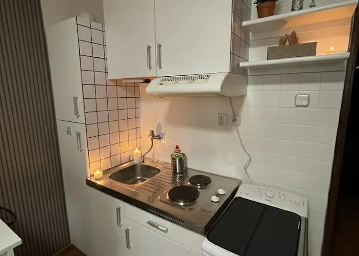 Lägenhet Cozy Next To The Train Station And Near The Center