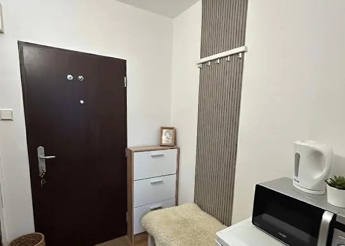 Cozy Next To The Train Station And Near The Center